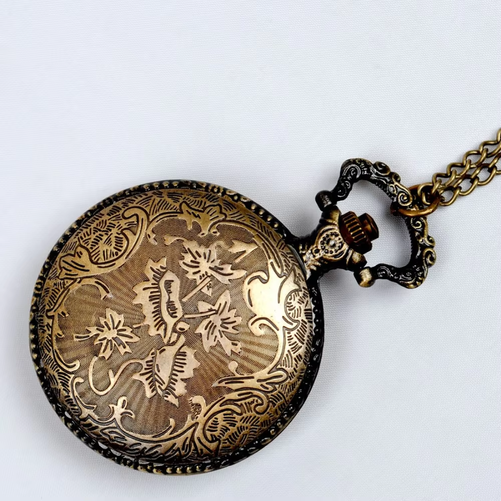 NEW Style  Big Vintage Eiffel  - Vintage Jewelry Watches Women recensie en prijs